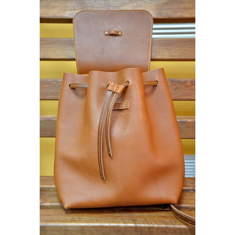 Жіночий рюкзак в подарунок Red leather Жіночий рюкзак в подарунок Red leather