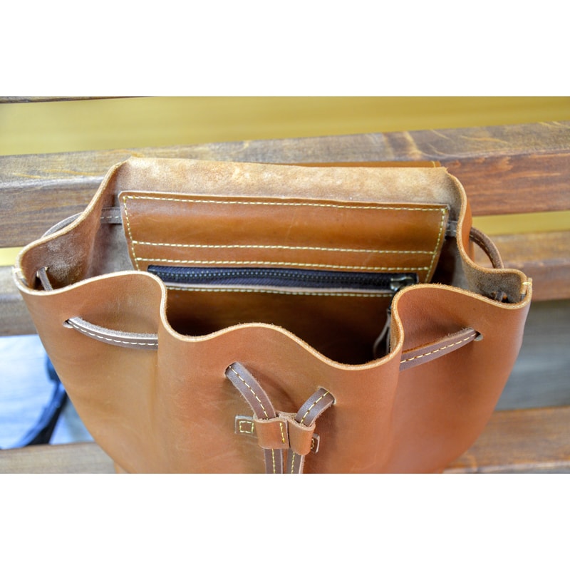Жіночий рюкзак в подарунок Red leather Жіночий рюкзак в подарунок Red leather