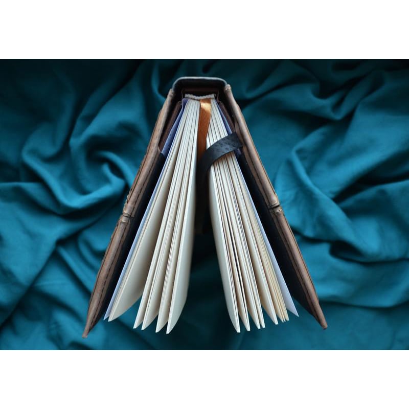 Ежедневник в кожаной обложке Книга Магии gray leather Ежедневник в кожаной обложке Книга Магии gray leather
