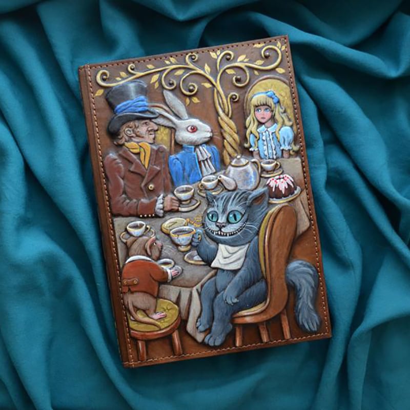 Шкіряний блокнот Tea Party at the Hatter brown leather