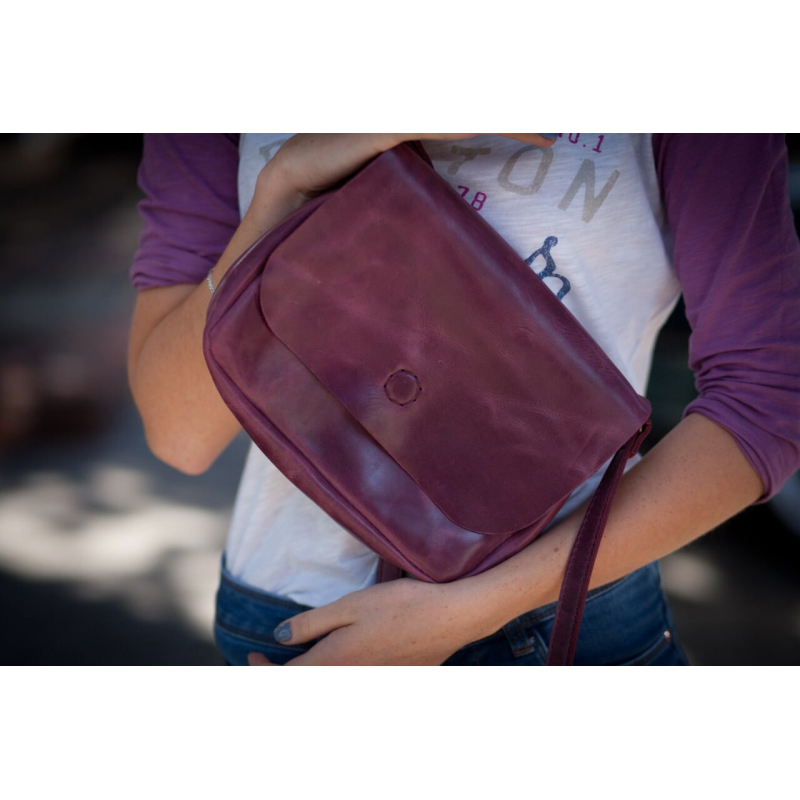 Дизайнерська шкіряна сумка в подарунок Vinous Leather