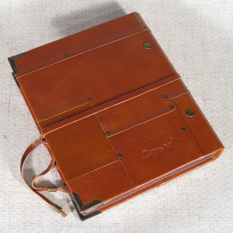 Авторский фотоальбом в подарок Family Node Red leather