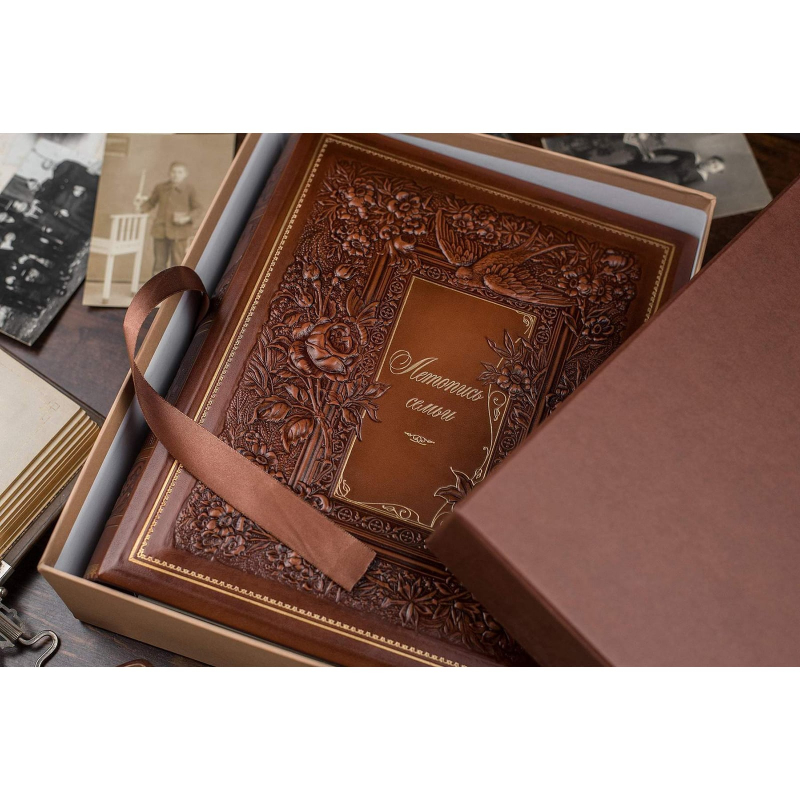 Родова книга сімейний літопис Brown leather