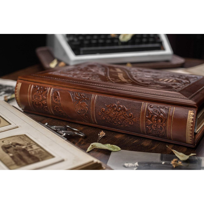 Родовід книга Манускрипт brown leather