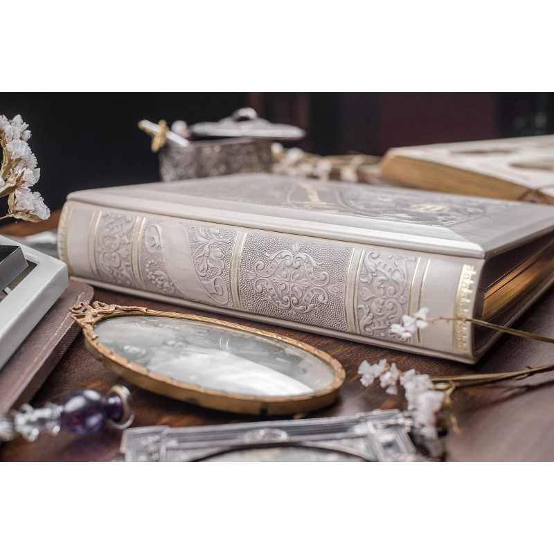Родословная книга Манускрипт white leather Родословная книга Манускрипт white leather