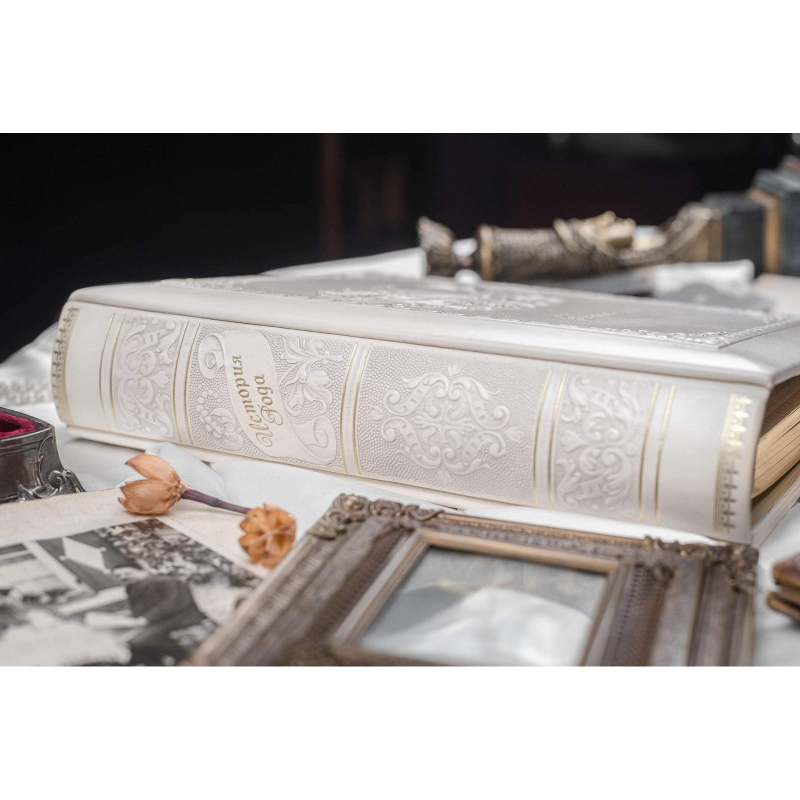 Семейная летопись История рода white leather