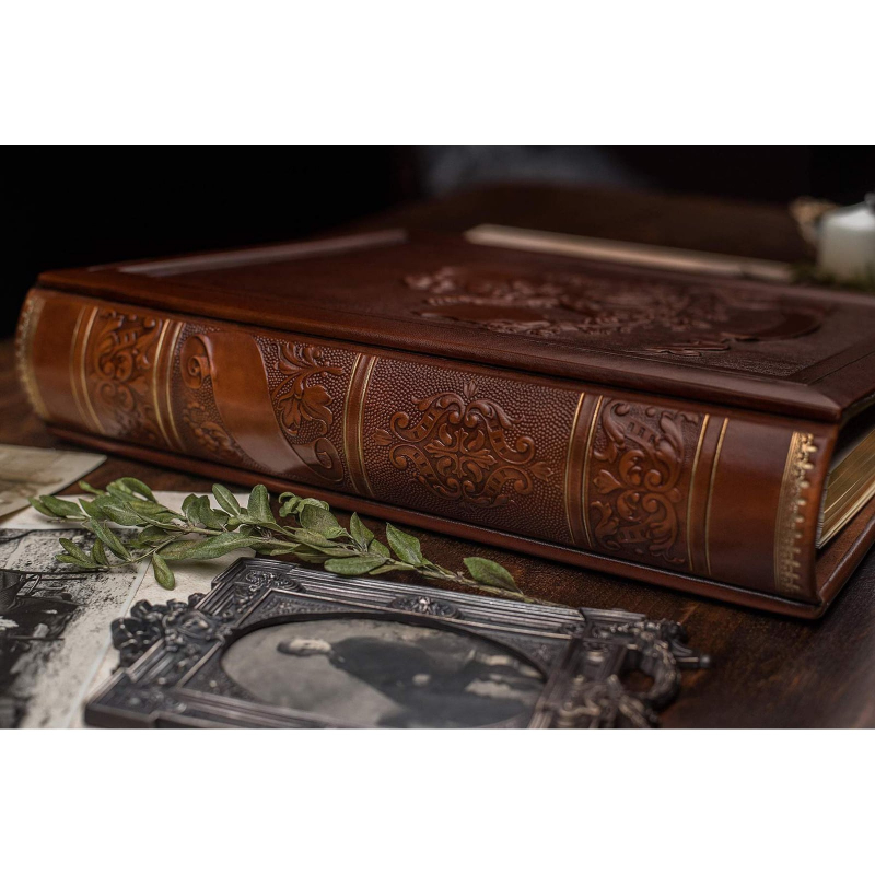 Родословная книга Геральдичний Грифон brown leather Родословная книга Геральдичний Грифон brown leather
