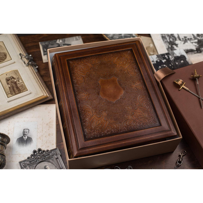 Родословная книга Геральдический Щит brown leather Родословная книга Геральдический Щит brown leather